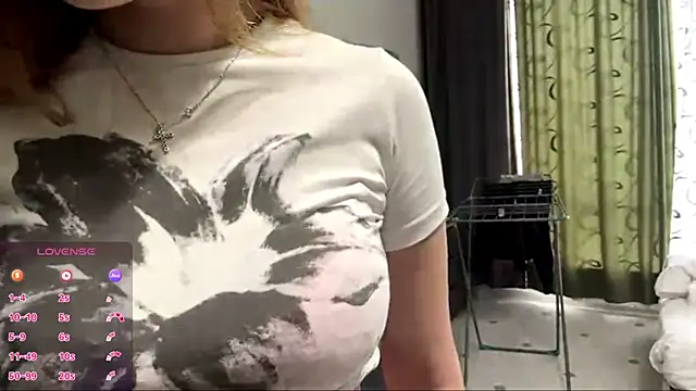 AnnaWasp Chat XXX in diretta