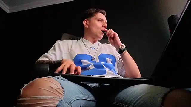 FelixStarkk's Live XXX Chat