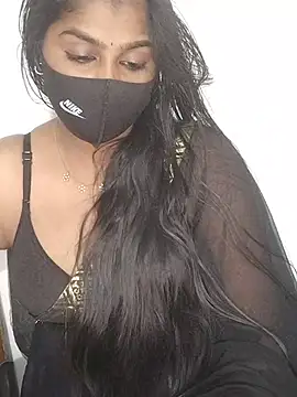 Chat XXX en directo de Tamil_Azhaghi