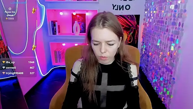 Chat XXX en directo de TinaTayylor