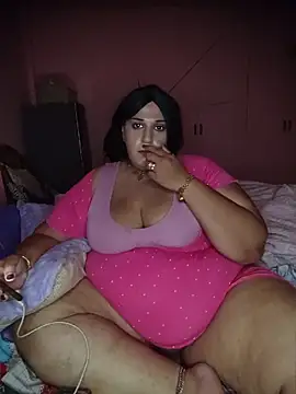 צ'אט XXX בשידור חי של Strongshemail