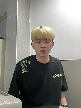 Dddd-6666's Live XXX Chat