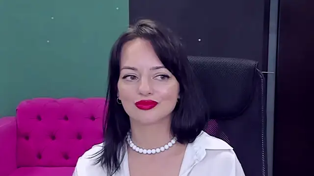 Chatroom XXX en direct de BellaRowan