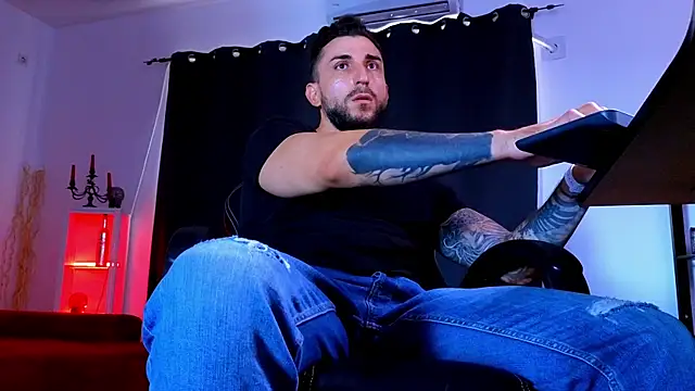 MightyAaron66 – Naživo XXX chat