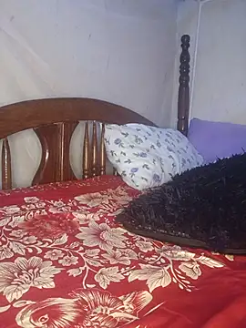SassyQueenJ live XXX chat