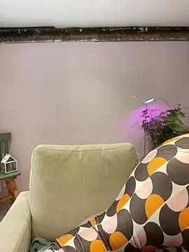 Alma-n Live XXX chat