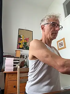 SexyLeon8's Live XXX Chat