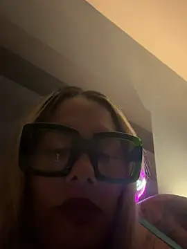 Czat XXX na żywo – FamousBarbieDoll