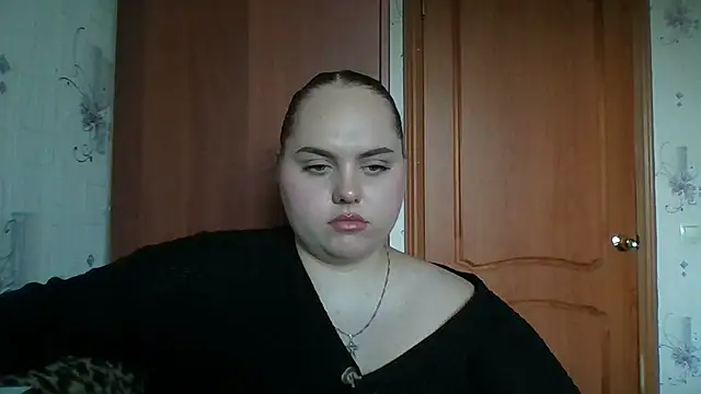 SoftHypnose Adlı Modelin Canlı XXX Sohbeti