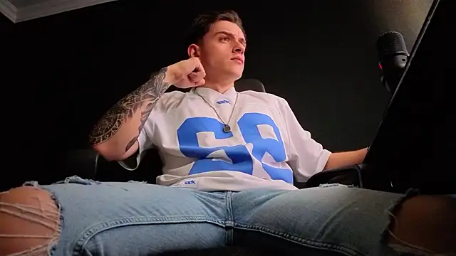 FelixStarkk Chat XXX in diretta