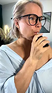 Czat XXX na żywo – Charming_Daphny