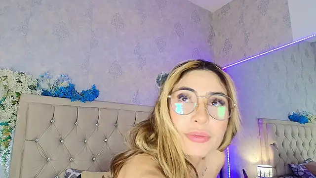 nini_love01's Live XXX Chat
