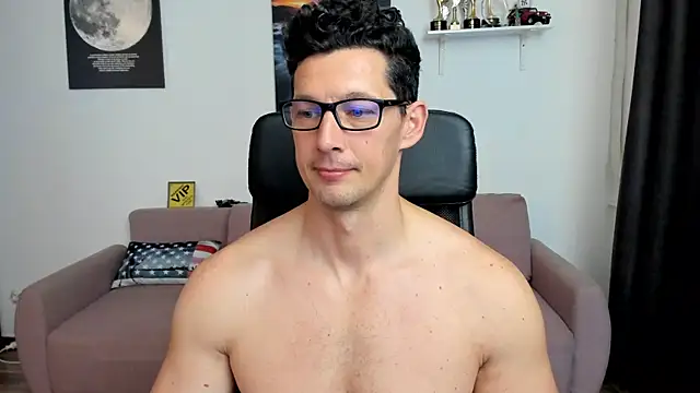 BrutusK08's Live XXX Chat