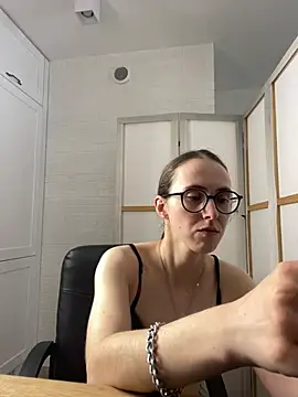 Czat XXX na żywo – MartiniiSelenna