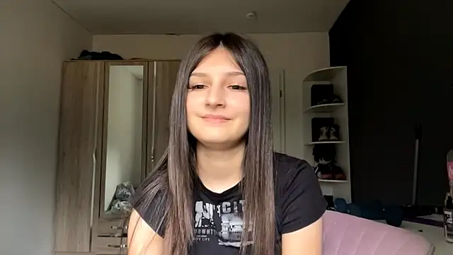 SpanishRooter Adlı Modelin Canlı XXX Sohbeti
