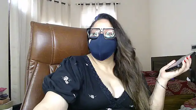 SEXY-Sardarni Adlı Modelin Canlı XXX Sohbeti