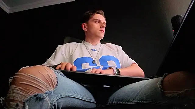 FelixStarkk Chat XXX live
