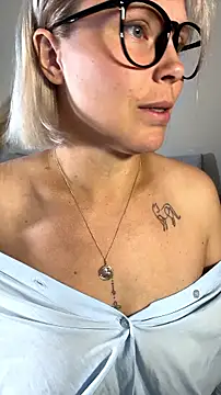 Chatroom XXX en direct de Charming_Daphny