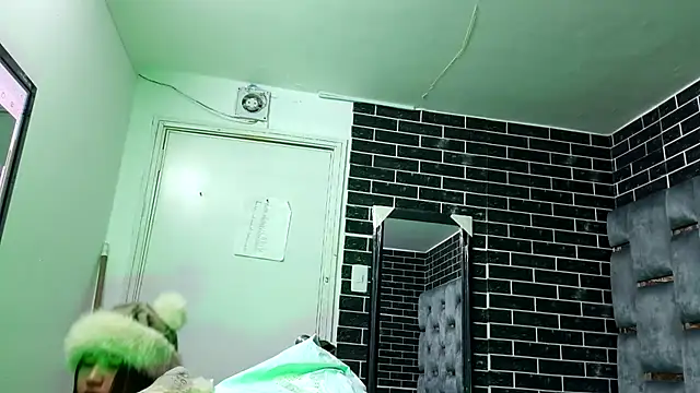 TaliaSkyx21のライブXXXチャット