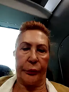 Chat +18 de Hottie-Mom ao vivo