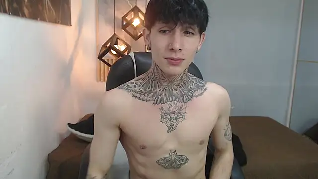 Cry_thereal Webcam Show