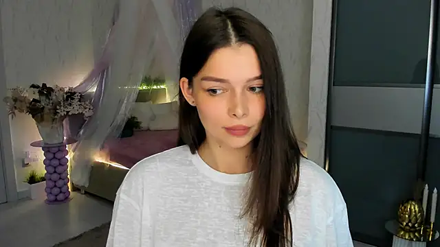 Chat +18 de ContinentOfTranquility ao vivo