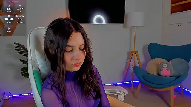 Chat +18 de Kira_Moonnn ao vivo
