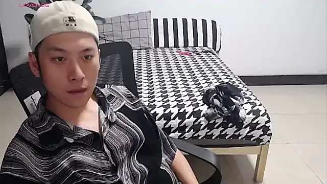 yichen008's Live XXX Chat