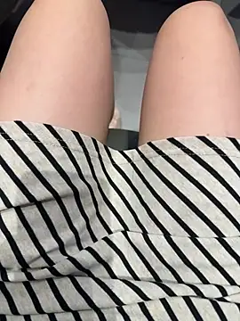 Meii-meyy Show in webcam