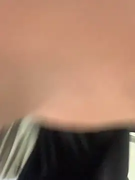 bigdickguy21cm élő XXX-chatje