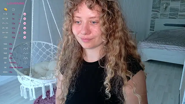 Milounee XXX чат на живо
