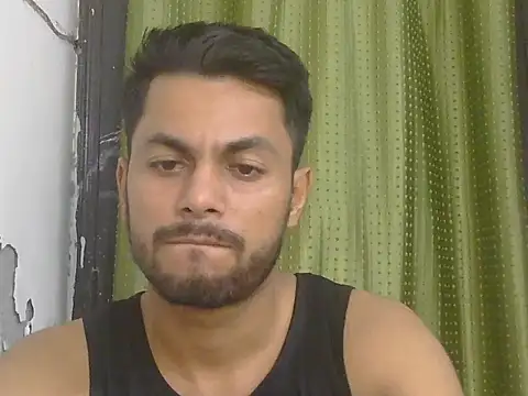 Stubborndesiboyn Live XXX chat