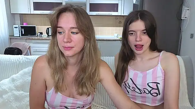 Czat XXX na żywo – witches_couple