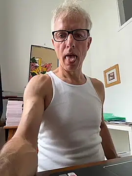 SexyLeon8's Live XXX Chat