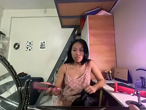 צ'אט XXX בשידור חי של PinayLina18