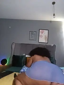 XXX chat uživo modela RealMsPEARLsEXY69