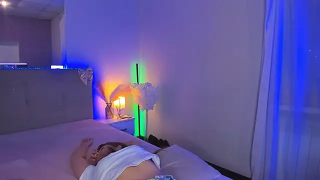 Laura_LeeeのライブXXXチャット