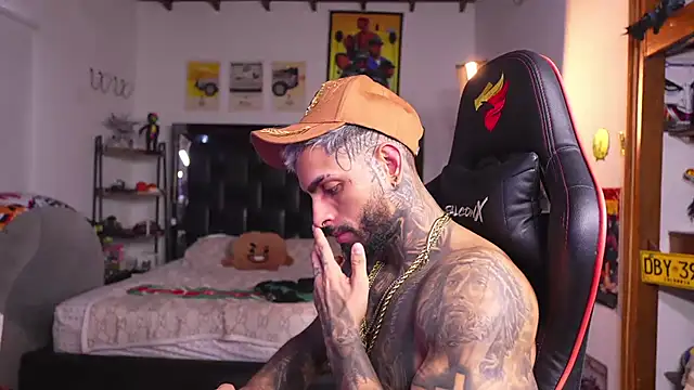Czat XXX na żywo – logan_hugh8