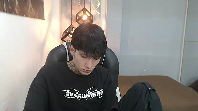 Cry_thereal Webcam Show