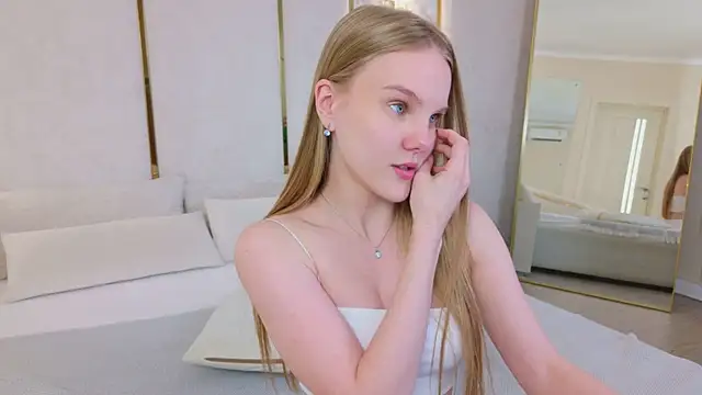 Lili_Lohan Chat XXX live