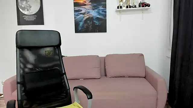 צ'אט XXX בשידור חי של BrutusK08