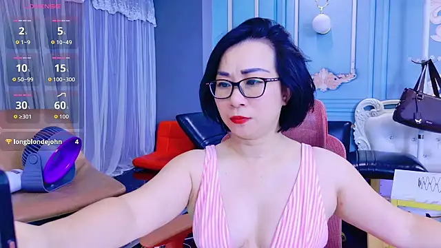 LucianaMe Live XXX-chat