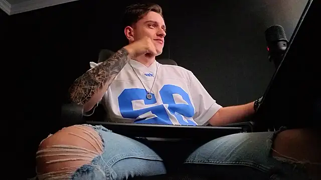 Chat +18 de FelixStarkk ao vivo