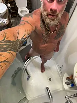 Muscledick40 XXX чат на живо