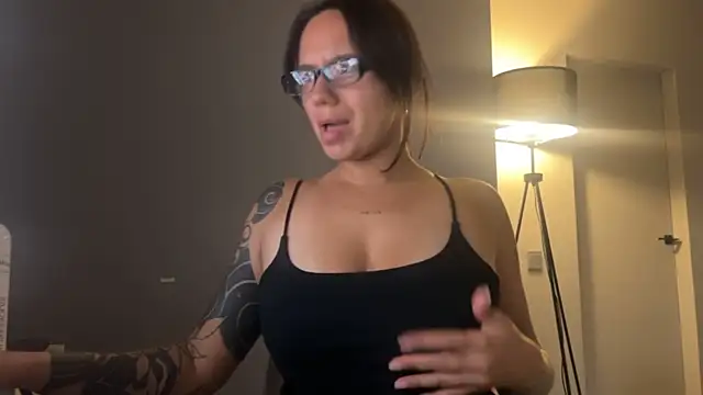 Chat +18 de Ocean_Heart ao vivo