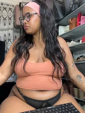 MimiCurves – Live XXX-chat