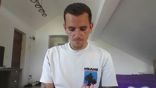Huge_cock22cm's Webcam Show