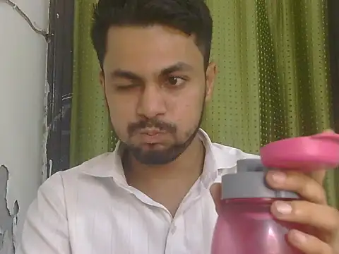 Stubborndesiboy Adlı Modelin Canlı XXX Sohbeti