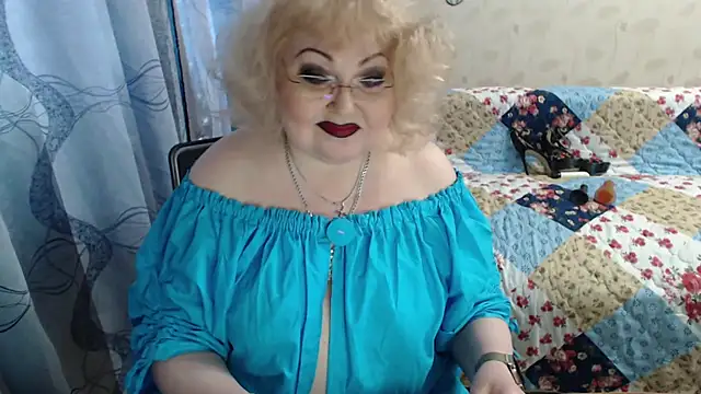 livingnextdoor Chat XXX in diretta