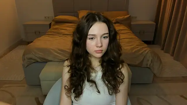 XXX chat uživo modela SharriSang